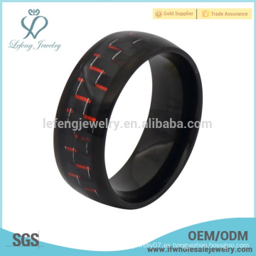 Boda plateado negro y rojo de fibra de carbono embutido anillo de titanio para los hombres